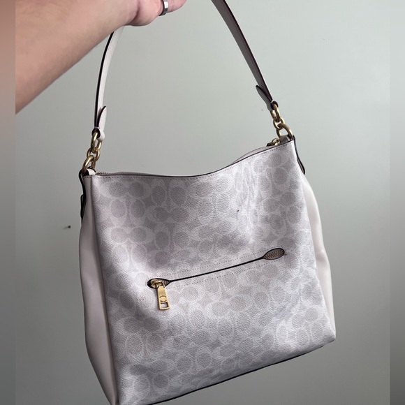 Coach - Picture 3 of 9